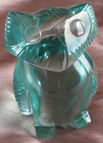 Statuette cristal vert - en,