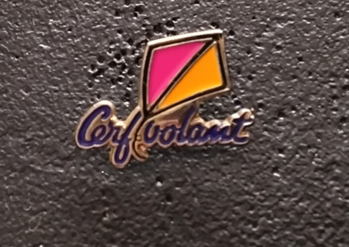 Pin cerf volant - pin’s,