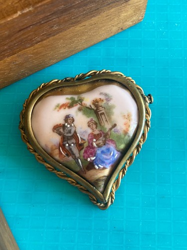 Broche coeur scène romantique - broche,