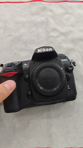 Nikon d200 dslr camera body - nikon,