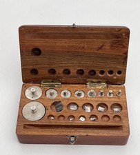 Ancien coffret de poids  pour balance de bijoutier ou pharmacien