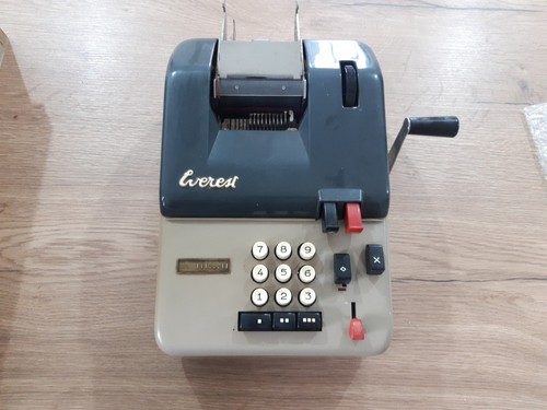 Machine calculer ancienne - a,