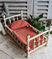 ANCIEN LIT EN BOIS SULPTE