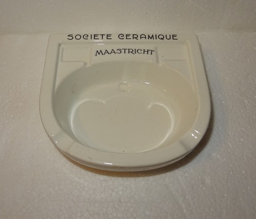 Cendrier pub forme de - cendrier,