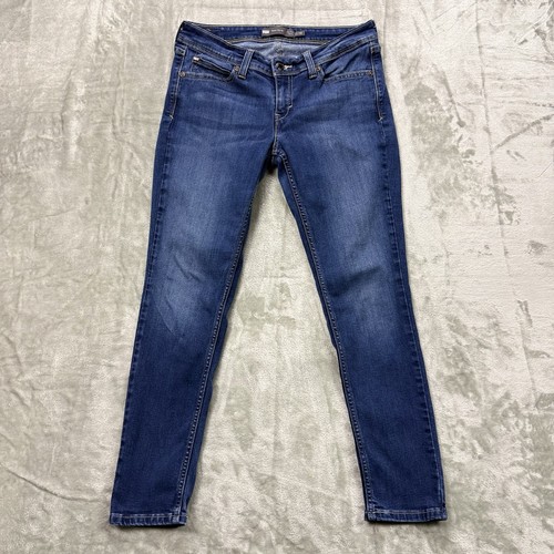 Levis demi curve - demi,
