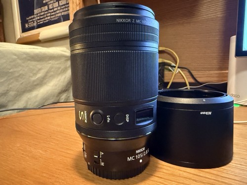 Nikon nikkor 105mm - nikkor, f/2.8