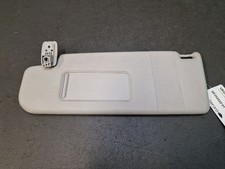 Pare soleil avant gauche gris