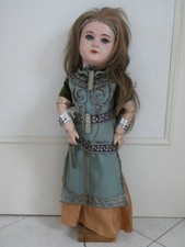 Poupée ancienne: pièce