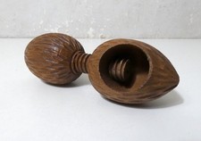 ancien casse noix en bois