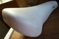 SelleMBK blanche rétro pour