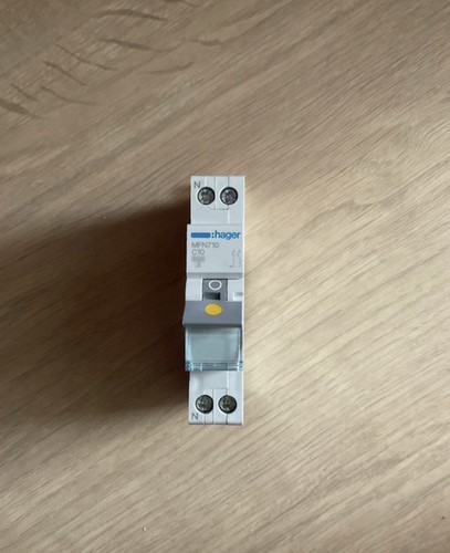 Disjoncteur hager mfn710 - mfn710, c10