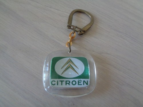 Ancien porte cle citroen - porte,