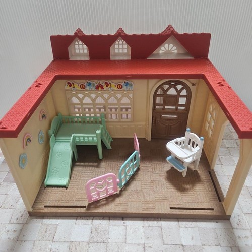 Sylvanian families red roof - families,