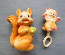 lot 2 anciens hochet delacoste