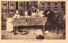 C173 France Les Lits Clos Bretons  vintage postcard