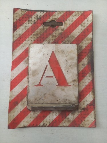 Lettres pochoirs metal - lettres,