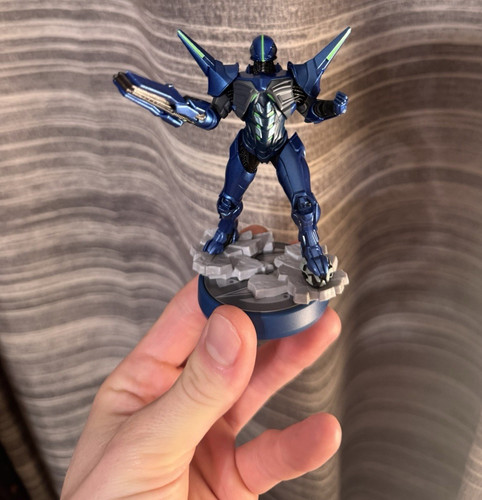 Metroid prime skylux amiibo - metroid,
