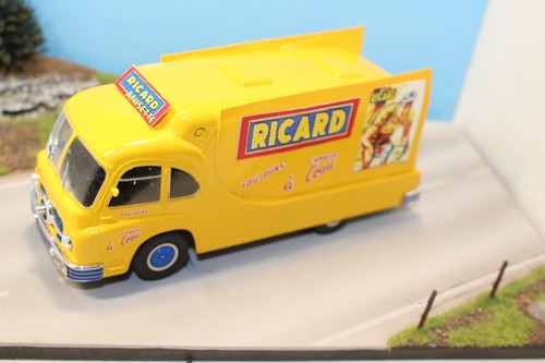 Ford cargo publicitaire ricard - ford,