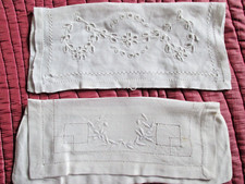 2 anciens portes serviette pochettes brodés main en fil blanc sur batiste