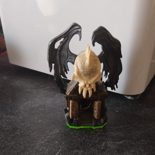 Darklight crypt skylanders - ,