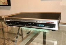 Luxman T-02 Digital Synthesized AM/FM Stereo Tuner