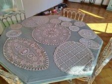 Lot 13 napperons anciens