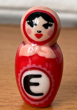 Fève Poupée Russe Rouge &