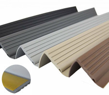 Nez de marche profil d’angle PVC autoadhésif 48x42mm antidérapant