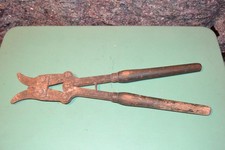 Cisaille à barbelés