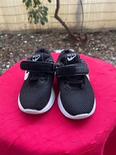 Chaussure de sport noire pour