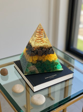 Pyramide d'orgonite 