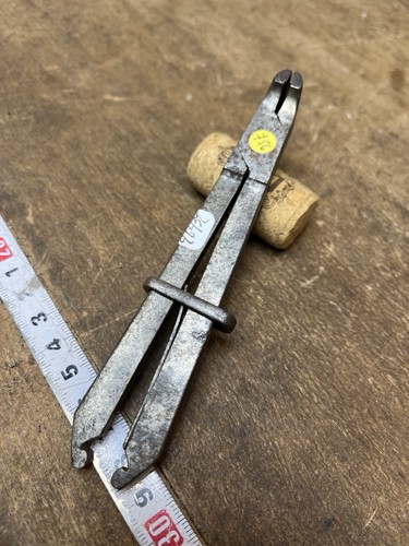 Etau pince outil ancien - pince,