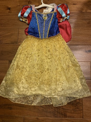Disney store snow white - snow,
