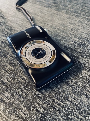 Nikon coolpix 25 - nikon,