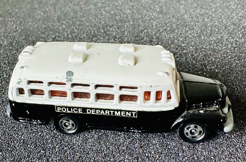Tomica isuzu bonnet - tomica,