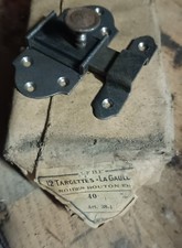 ancien verrou  ou targette en fer forgé  neuf de stock  NOS  4x8,5