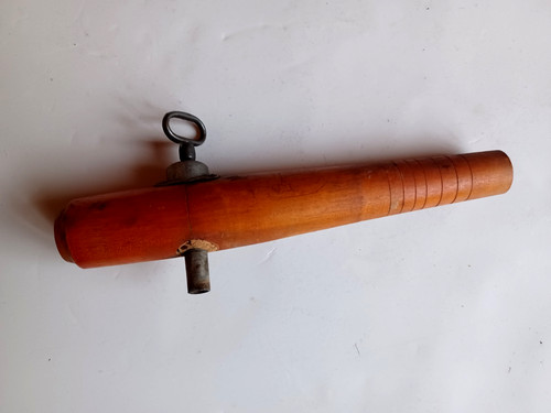 Ancien robinet bois - ancien, en