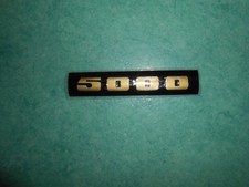 Autocollant doré capot moteur