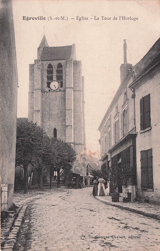 Egreville eglise tour - 77*,