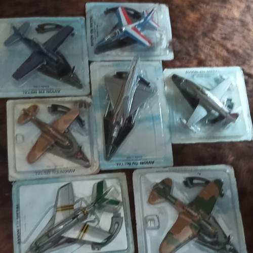Lot avions miniatures - ,