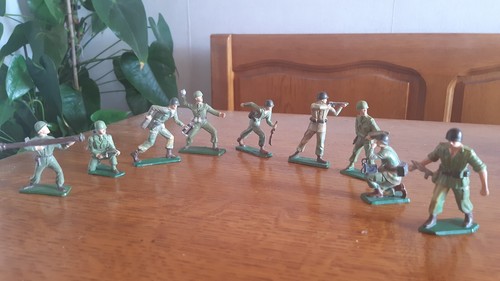 Starlux lot figurines - de,