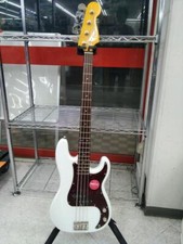 Guitare basse électrique