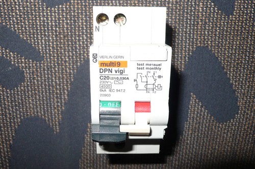 Disjoncteur differentiel 20a - disjoncteur,