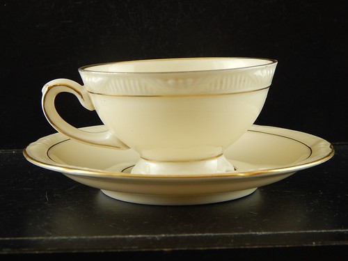 Précieuse antique tasse - antique, À