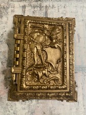 RARE VINTAGE - SOLID BRASS 12 SLEEVES POLAROID PHOTO ALBUM WITH KNIGHT RELIEF