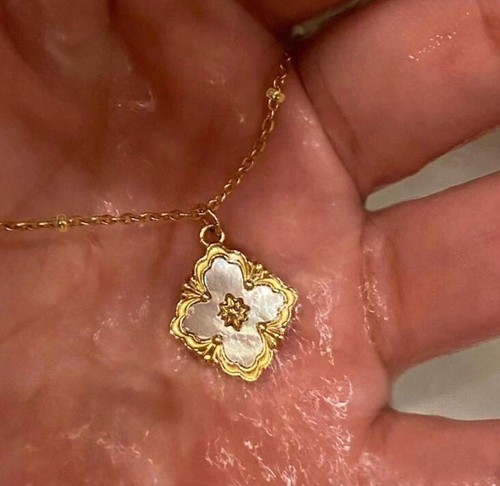 Collier croix française fleur - française,