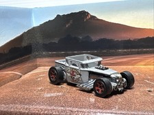 Hotwheels 1/64 🇨🇵  Bone