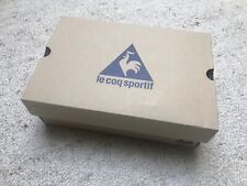 Chaussures en toile. Boîte