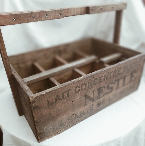 Caisse bouteilles nestlé - bouteilles,