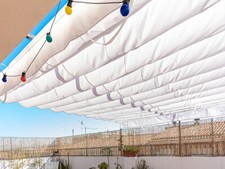 AUVENT RÉTRACTABLE POUR PERGOLA IMPERMÉABLE AVEC KIT DE MONTAGE – PROTECTION UV